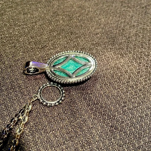 Great casual necklace. Chain is 17 inches long. Only worn a handful of times. - Picture 6 of 9